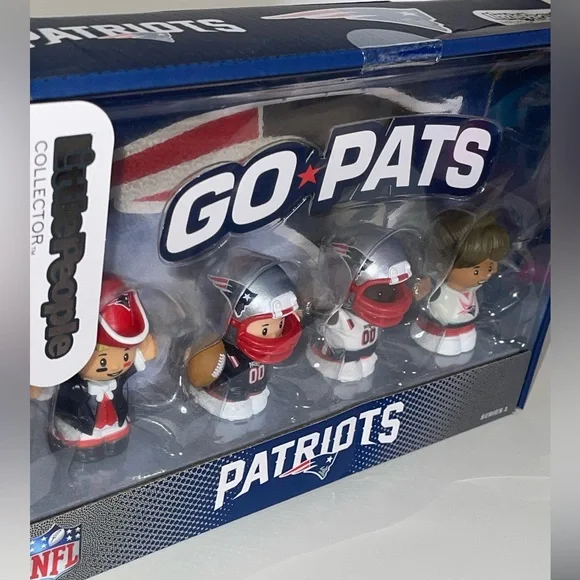 Fisher-Price Little People Collector NFL New England Patriots Series 1 Set NEW - Picture 2 of 4